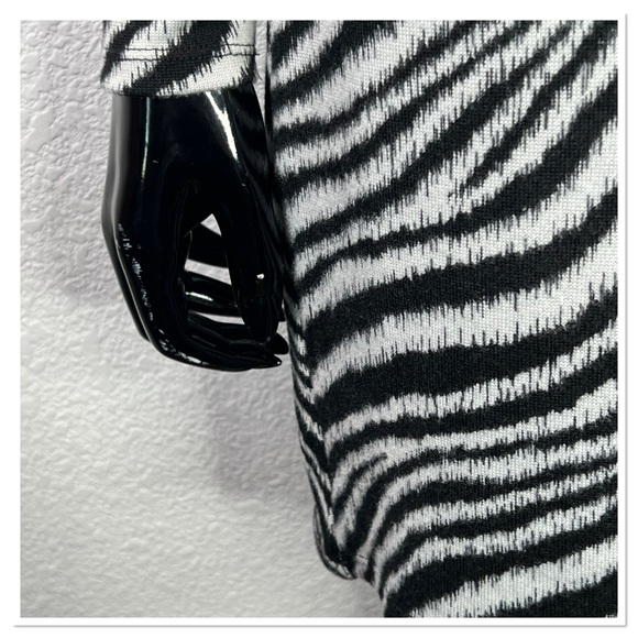 Michael Kors Zebra Print Dress 1/4 Zip Sz S - Picture 4 of 7